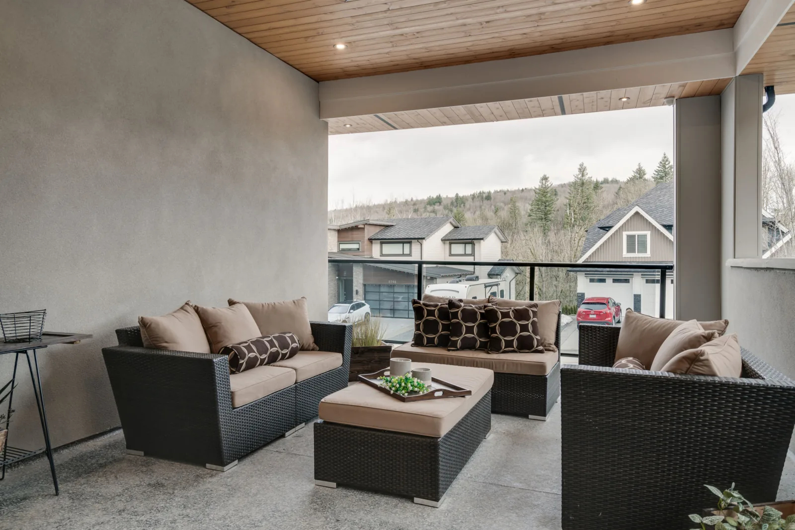 Contemporary Design & Build, Abbotsford, BC detail view 12