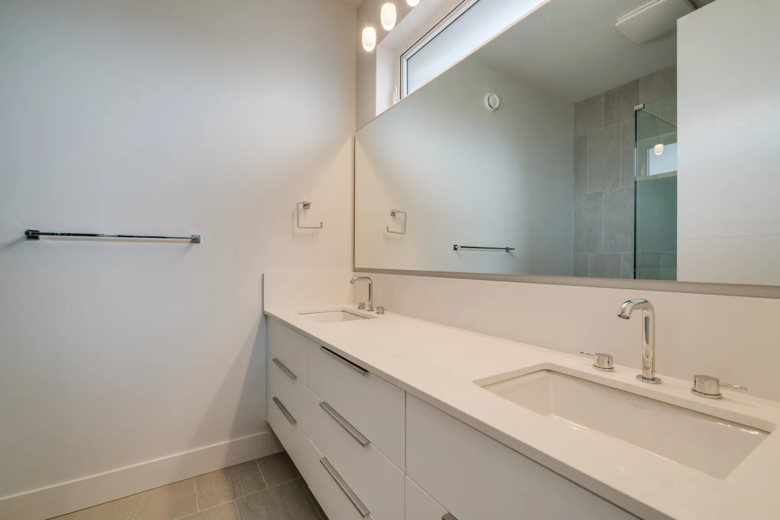 Eagle Mountain Contemporary, Coquitlam, BC detail view 65