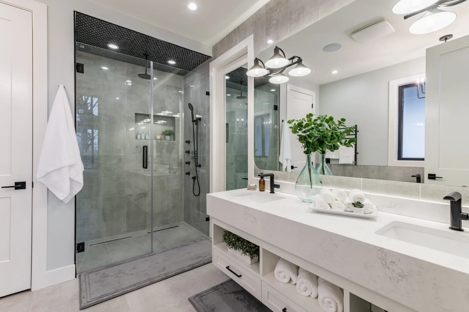 Modern Farmhouse, West Abbotsford, main interior view