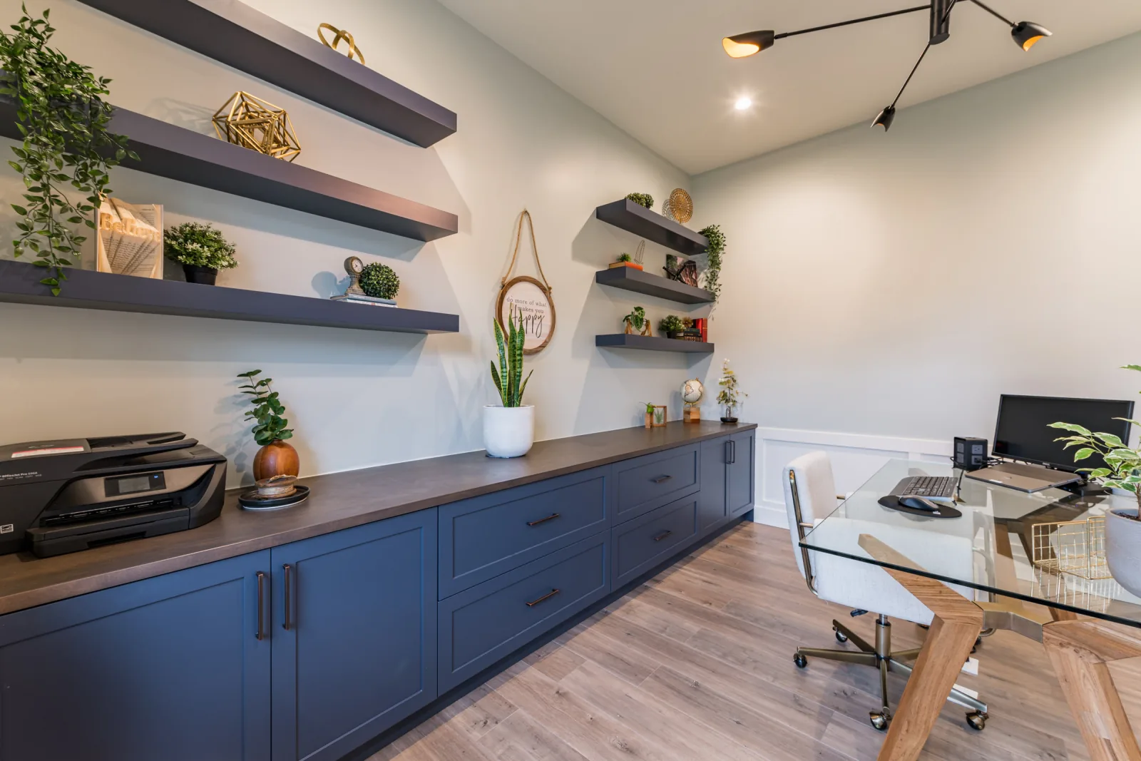 Modern Farmhouse, West Abbotsford, West Abbotsford, BC detail view 44